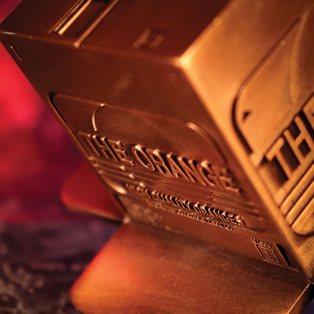 Metal Gear Solid 2: Replica Antique Gold Plated Cardboard Box - Image 4