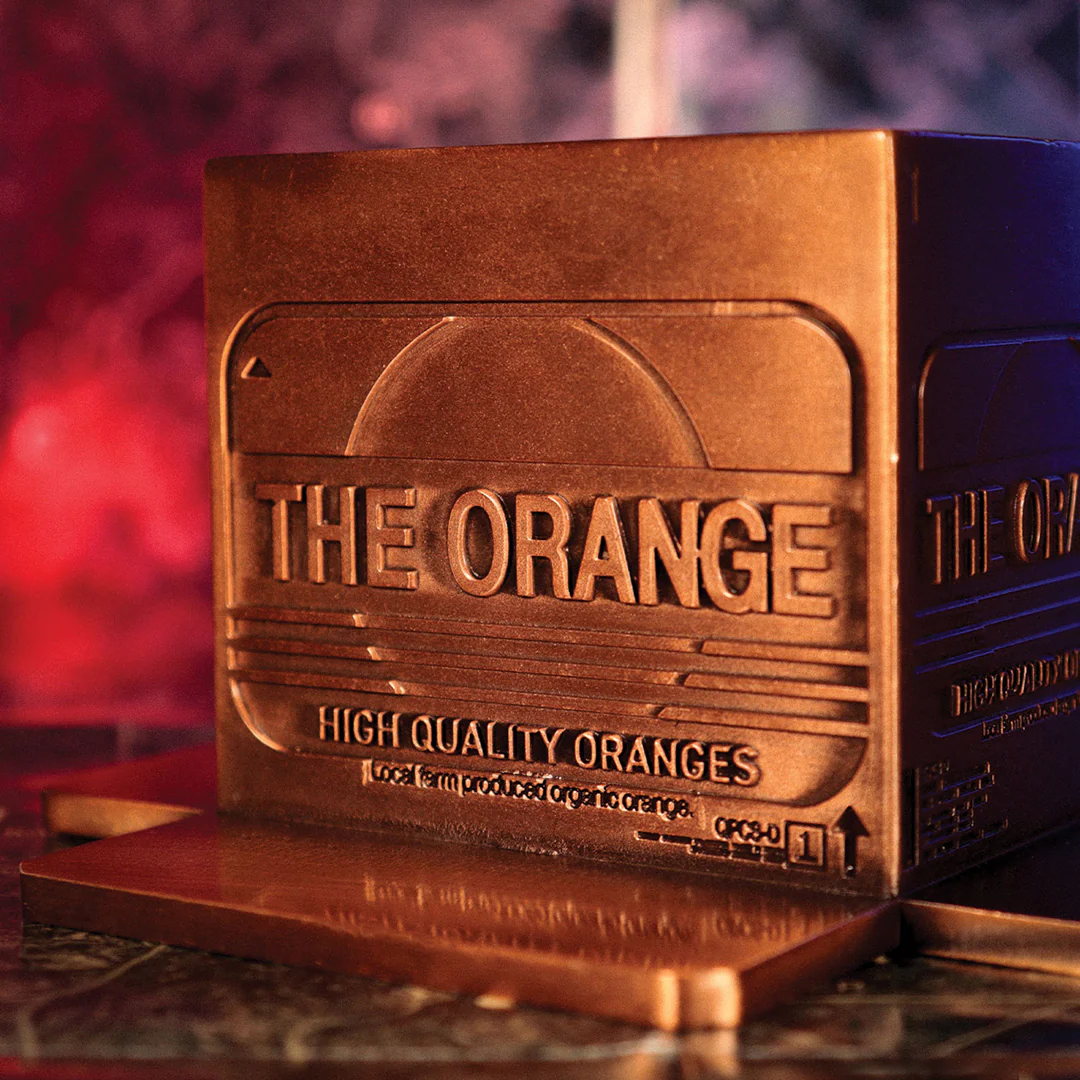 Metal Gear Solid 2: Replica Antique Gold Plated Cardboard Box - Image 5