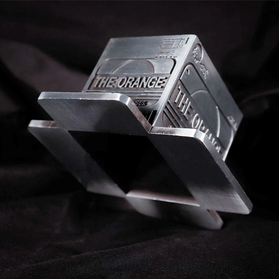 Metal Gear Solid 2 Replica Cardboard Box - Image 10